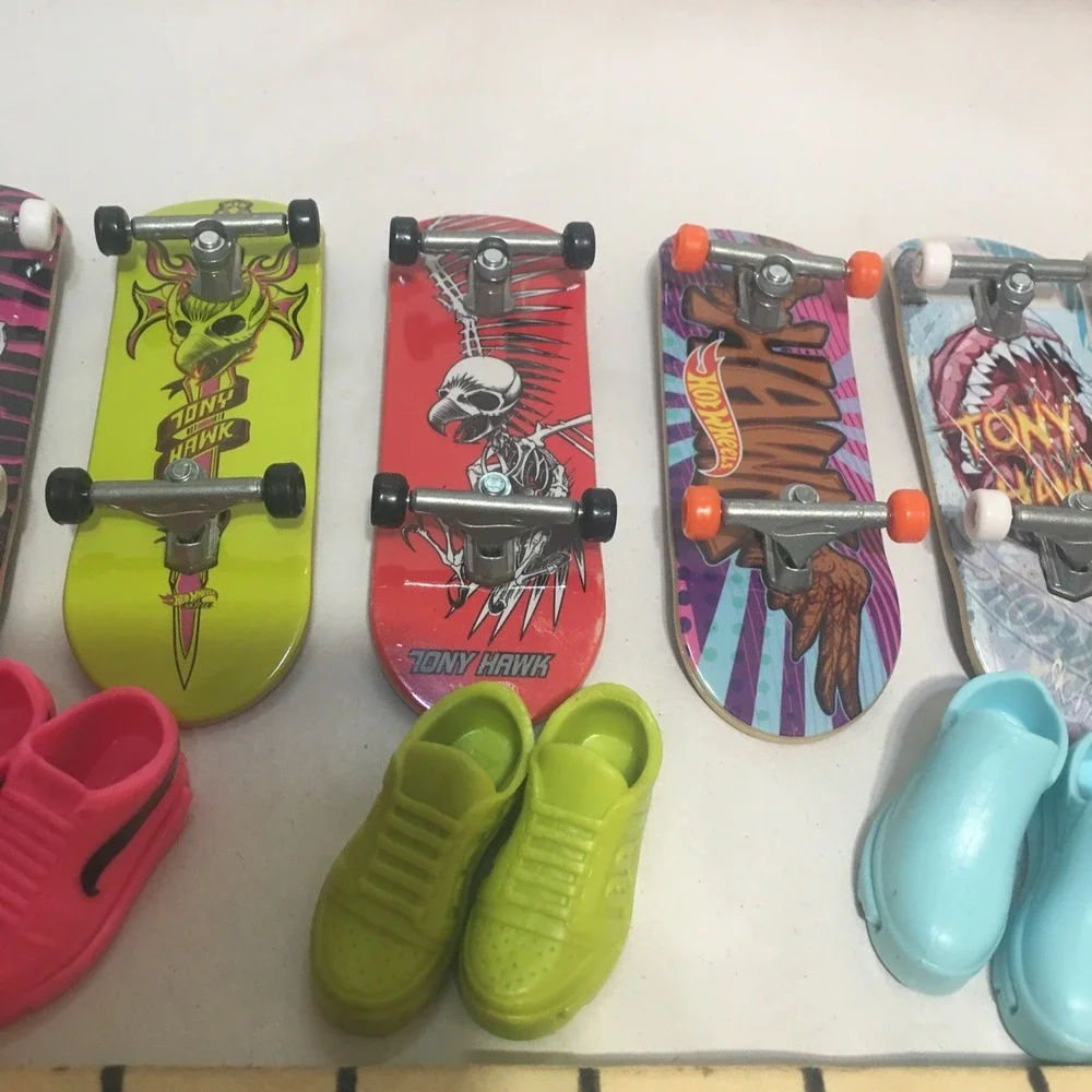 Hot Wheels Tony Hawk Finger Board  and Shoes Lot